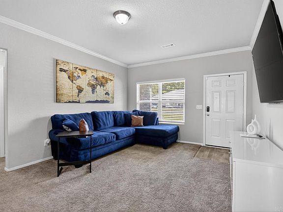 4th image of 11 Wisteria Dr