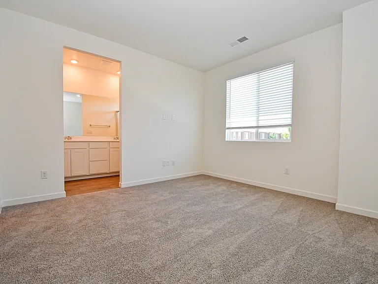 1018 Middle Gate Rd — Photo 12