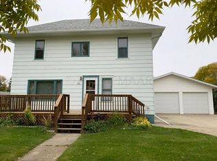 108 1st St SE, Gwinner, ND 58040