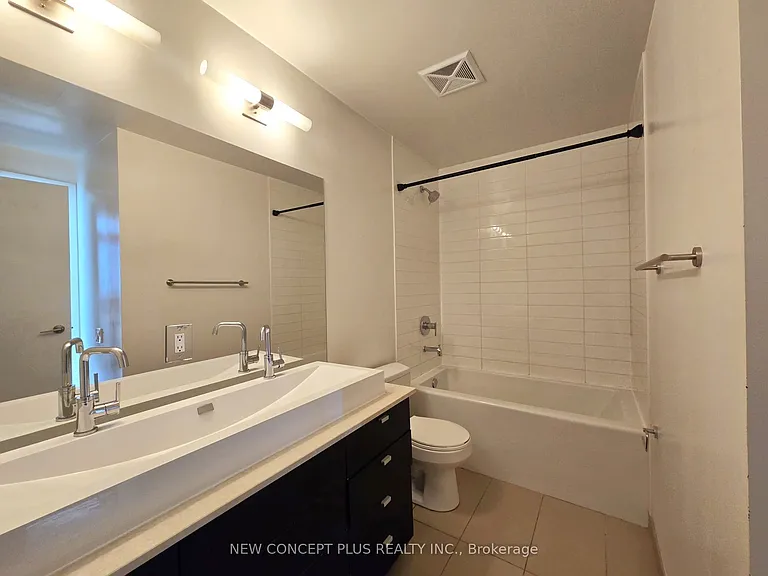 105 The Queensway #2205 — Photo 5
