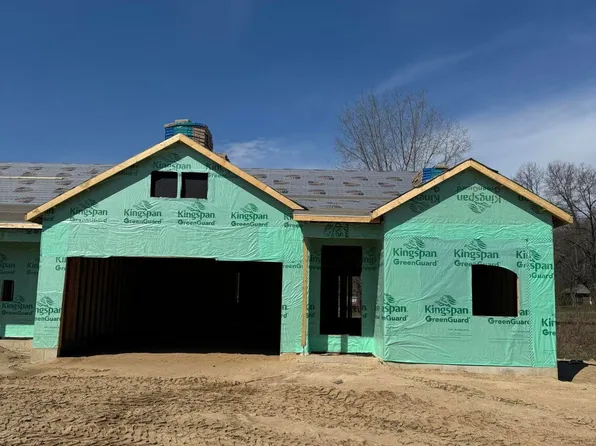 1537 Village Cir, Kalamazoo, MI 49009