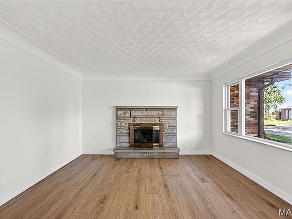 5th image of 2657 Angela Dr