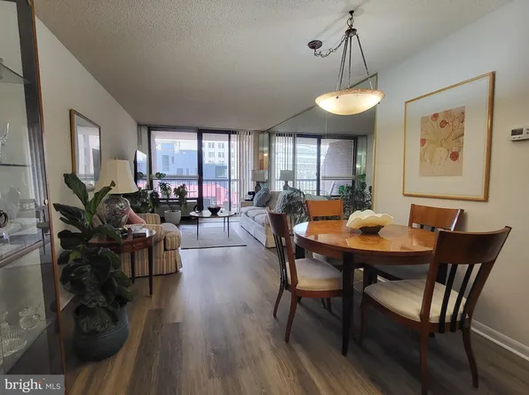 241 S 6th St APT 1202B, Philadelphia, PA 19106