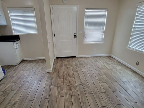 4th image of 141 W 83rd St #143