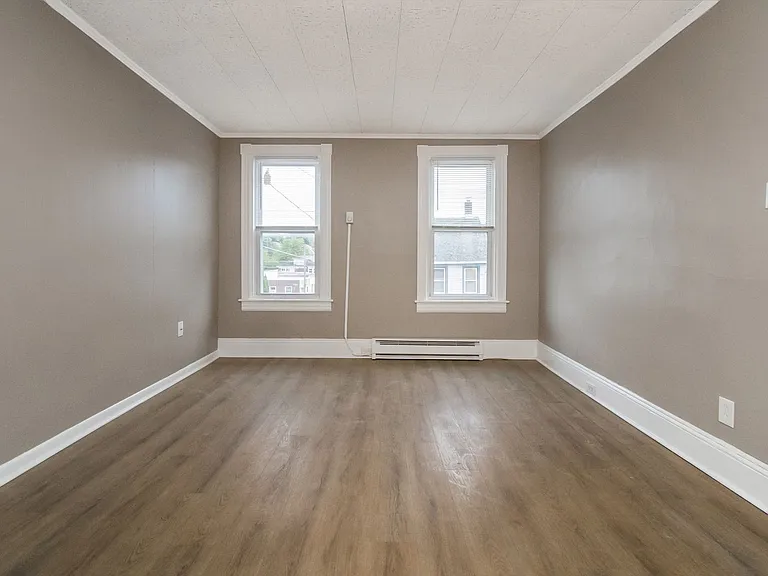 301 W Wilkes Barre St — Photo 7