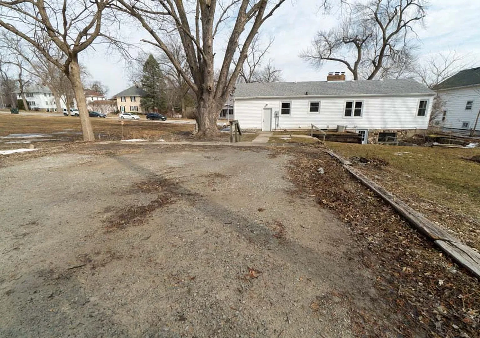 2503 Iowa St - Cedar Falls — Photo 2