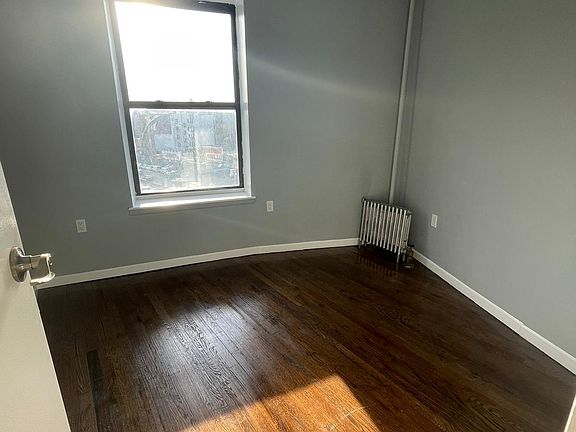 4th image of 1800 University Ave