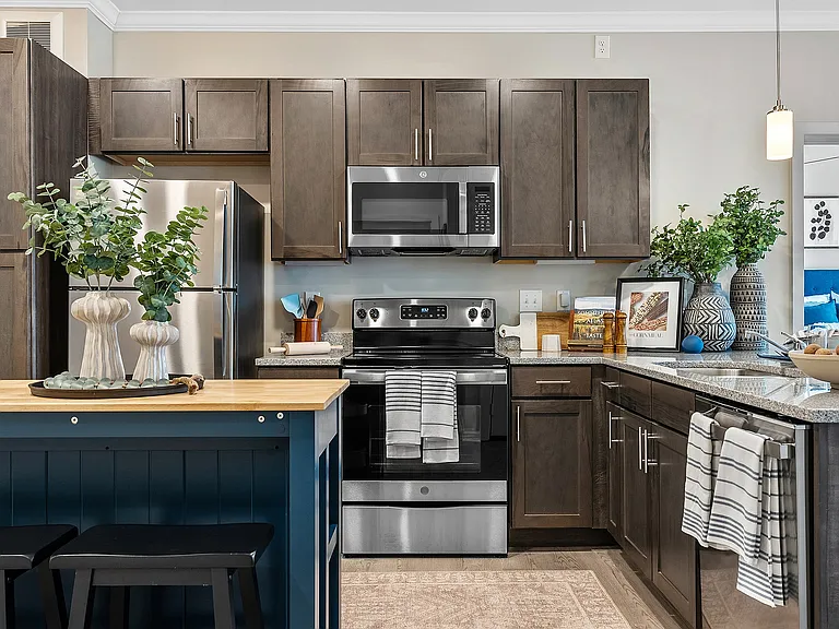 Rosalia Verdae - 55+ Active Adult Apartment Homes — Photo 15
