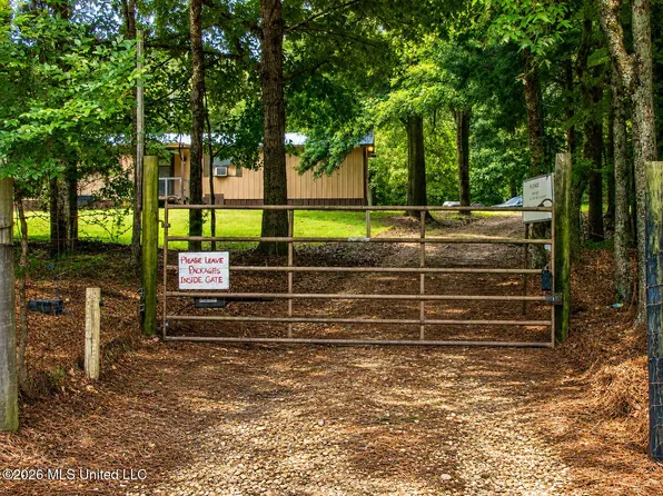 12625 Byhalia Rd, Byhalia, MS 38611