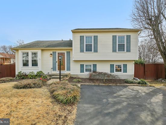 730 Sunnyfield Ln, Baltimore, MD 21225