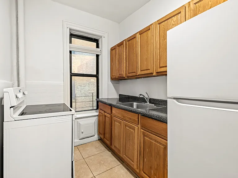 239 Ocean Ave #2B1 — Photo 6