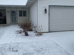 2424 Neil St, Springfield, IL 62707