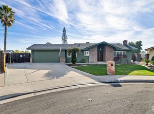 904 Charter Oaks Ct, Bakersfield, CA 93309