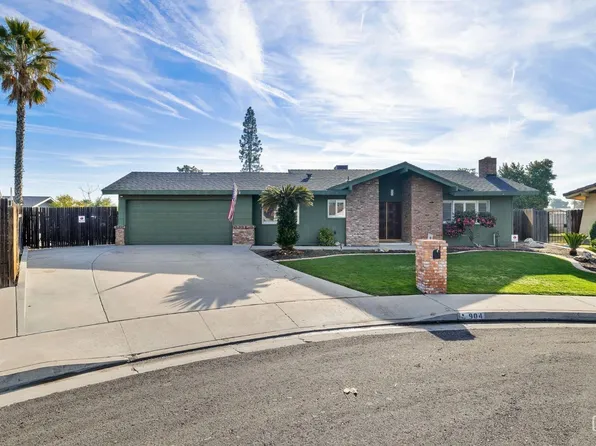 904 Charter Oaks Ct, Bakersfield, CA 93309