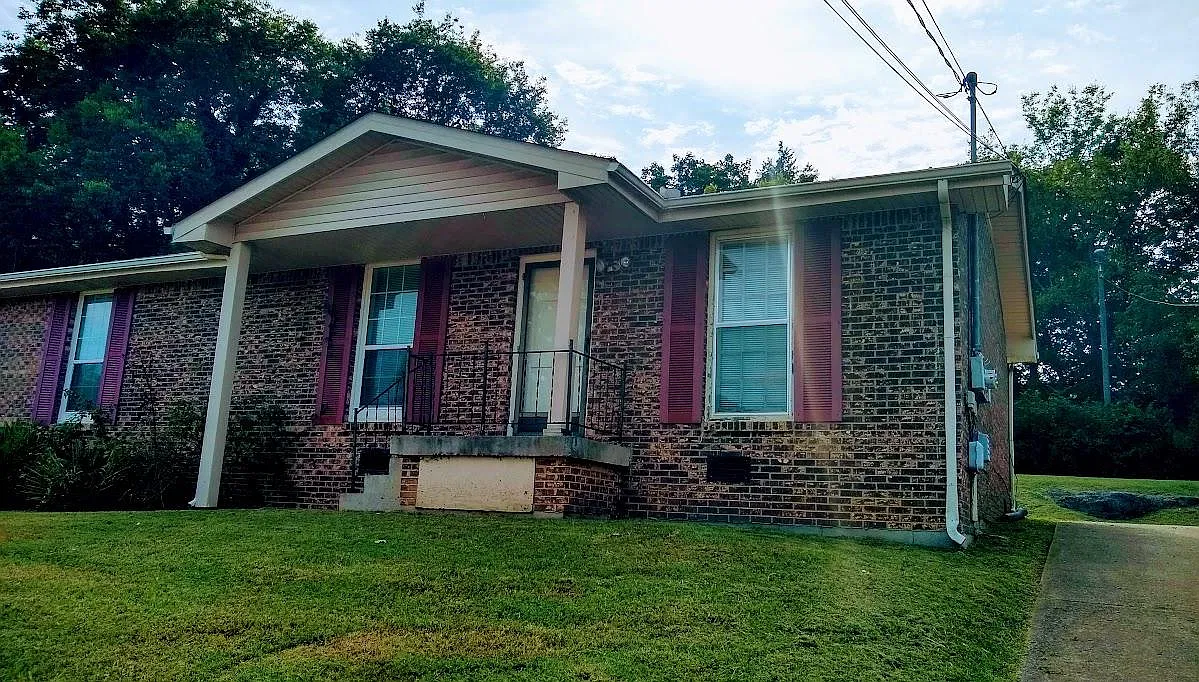 2 bed, 775 sqft, $1,300 — Photo 1