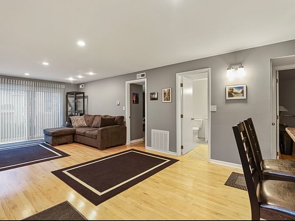 5th image of 6229 N Niagara Ave APT 213