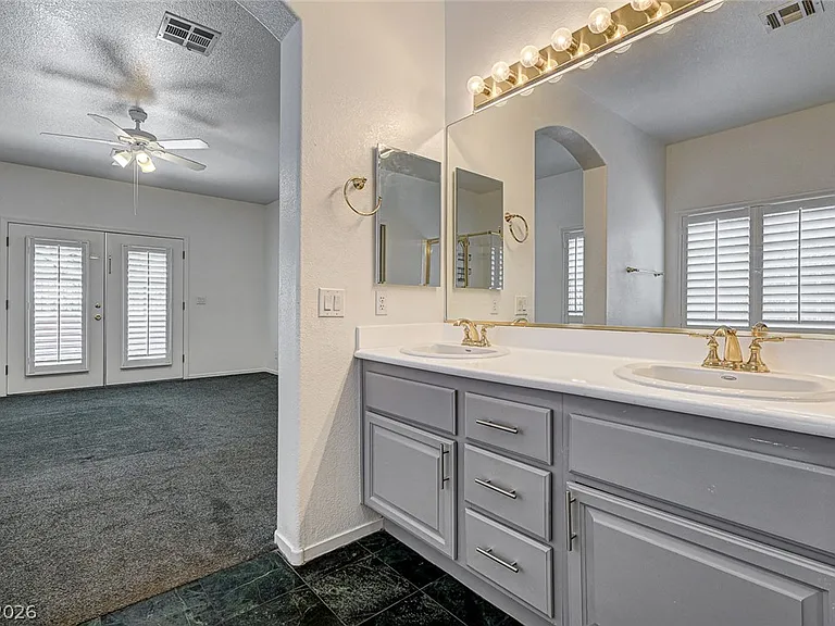 900 Royal Plum Ln — Photo 43