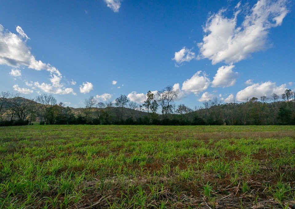 2nd image of Valley View Cir