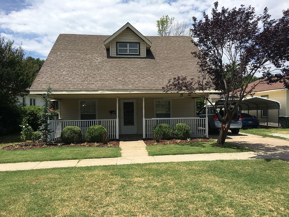 Front yard and house