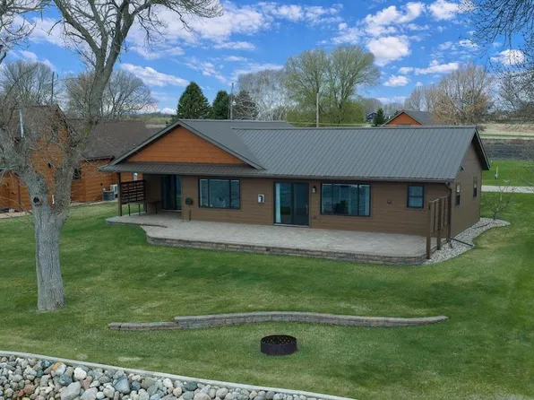 28840 S Shore Dr, Starbuck, MN 56381