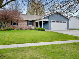 1516 Larson St, Sycamore, IL 60178