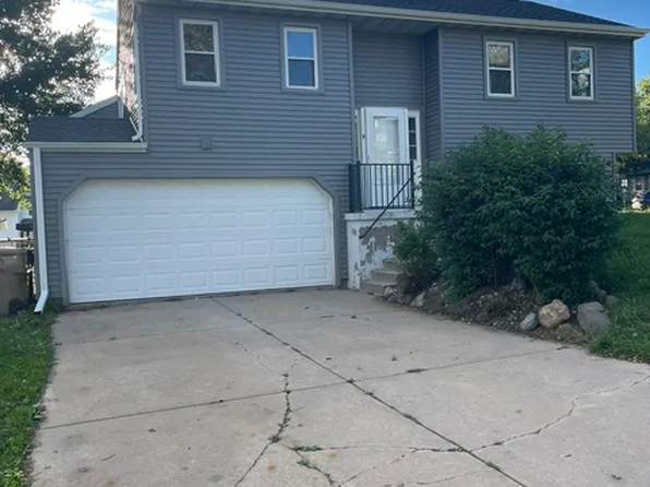 2 Georgetown Ct, Madison, WI 53719