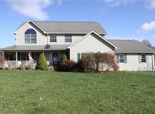 1051 S Keel Ridge Rd, Hermitage, PA 16148