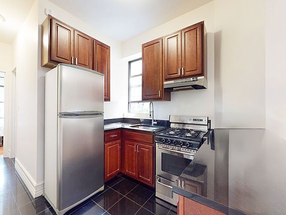 5th image of 209 W 80th St APT 5C