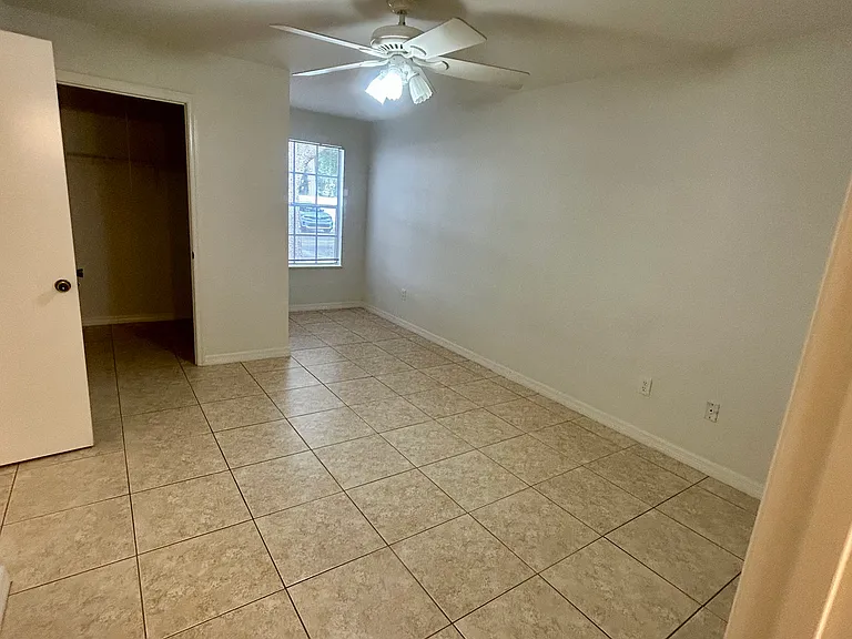 1620 Columbia Arms Cir #163 — Photo 9