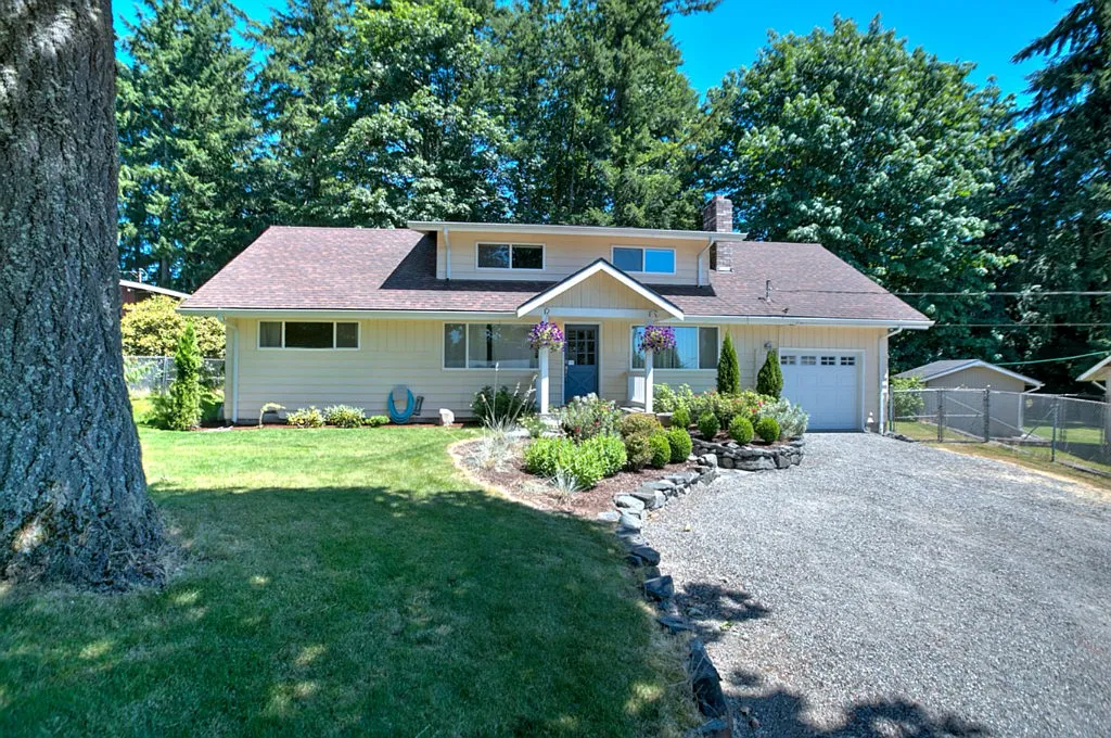 15650 203rd Pl SE photo 1