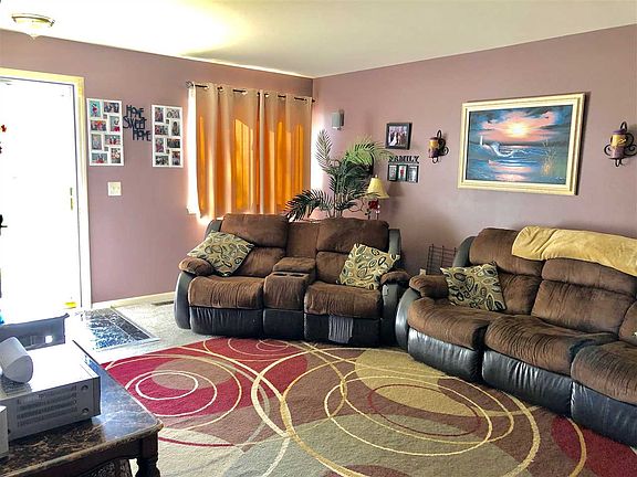 4th image of 9351 Sandy Hollow Ln