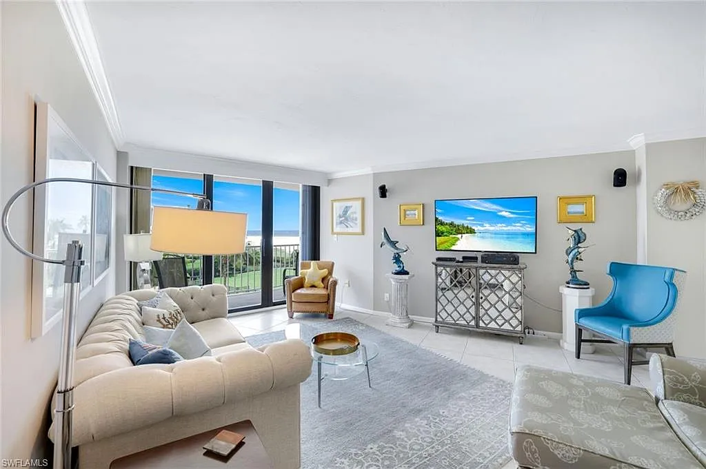 2 bed, 2.0 bath, 1070 sqft, $8,500 — Photo 3