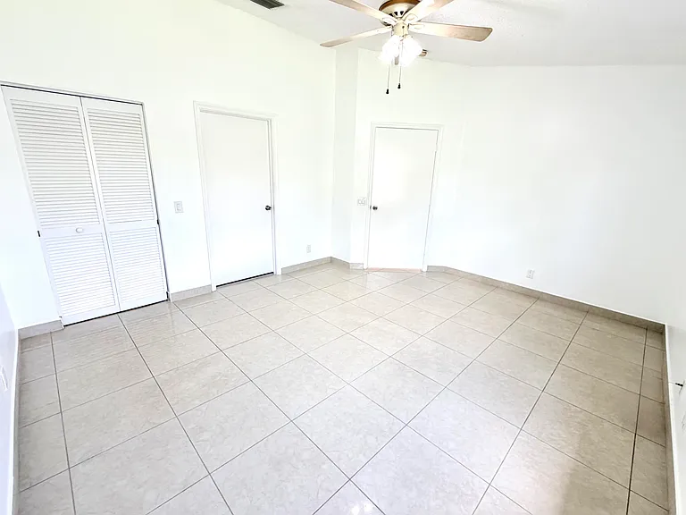 11697 SW 19th St — Photo 13