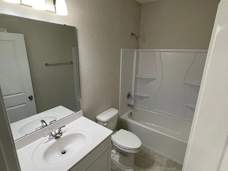 270 Brandon Lakes Dr #270 — Photo 31