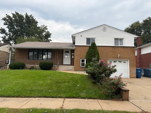1621 Clay Ct, Melrose Park, IL 60160