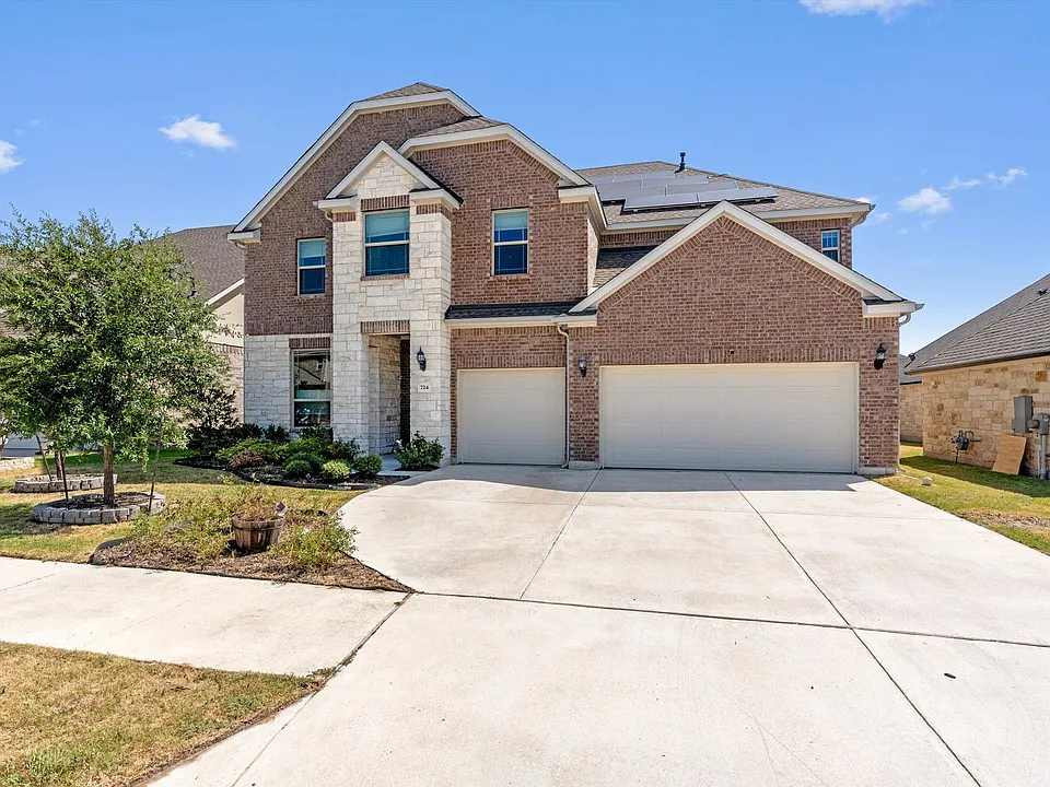 724 Landing Ln