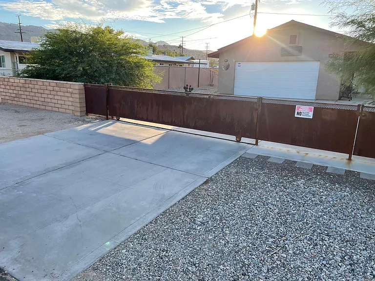 6360 Tamarisk Ave — Photo 1