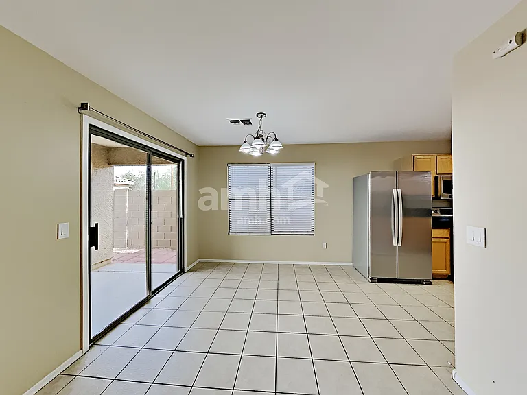6133 S Wilson Dr — Photo 5