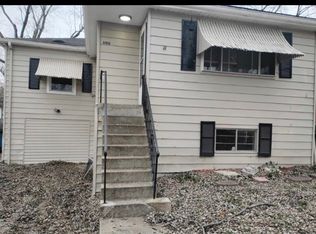 9809 Winkler Dr, Saint Louis, MO 63136