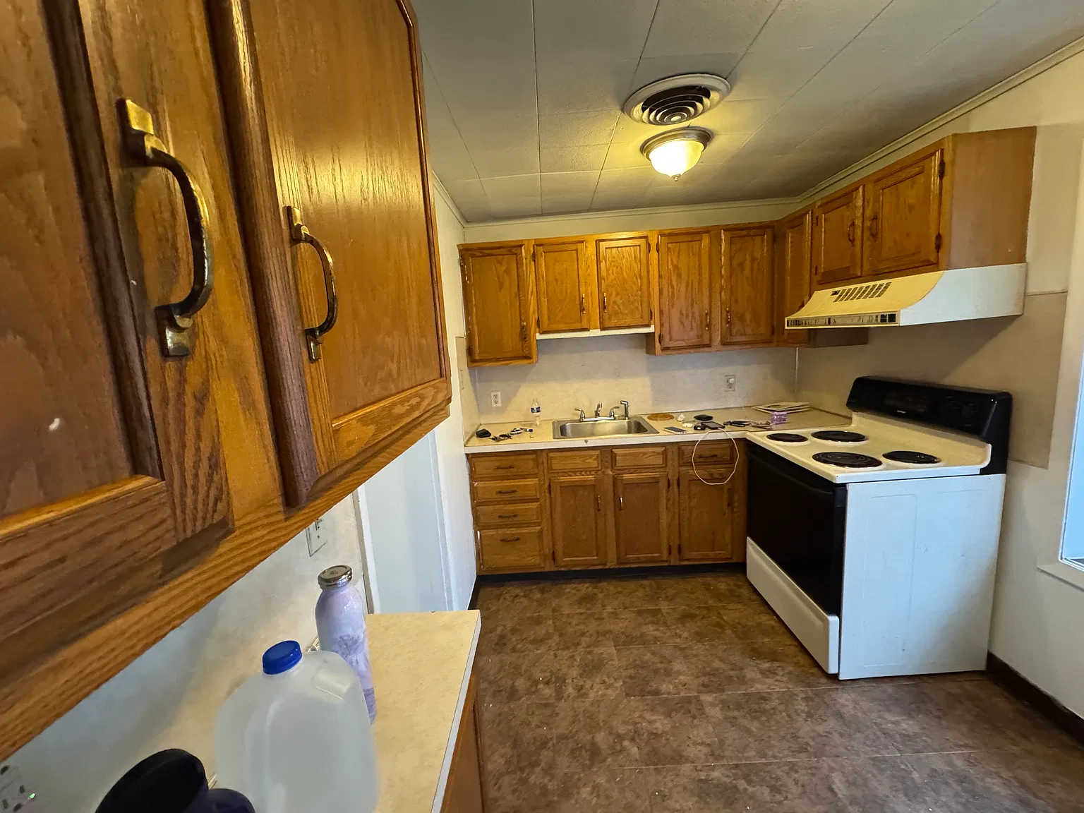 1 bed, 650 sqft, $1,225 — Photo 3