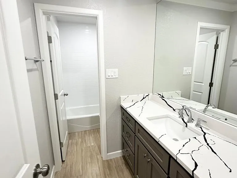 2302 Wydewood Dr — Photo 9