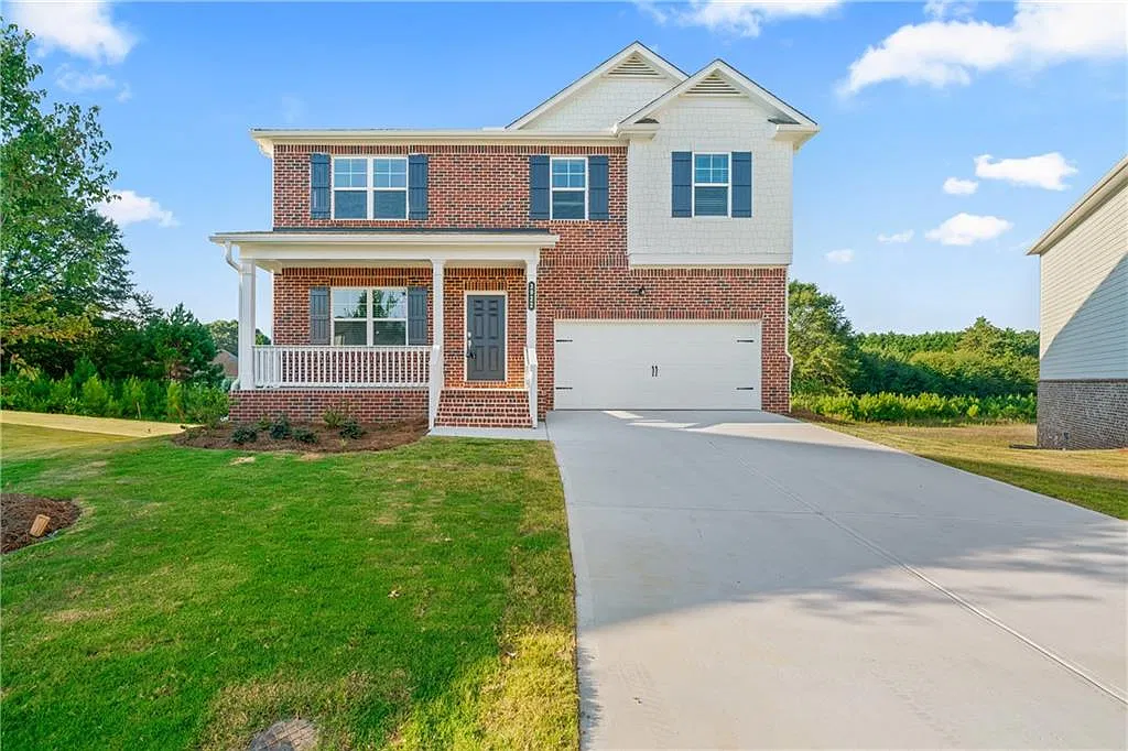 4 bed, 2.5 bath, 2540 sqft, $2,600 — Photo 1