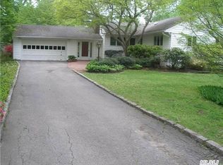 15 Trillium Pl, Huntington, NY 11743