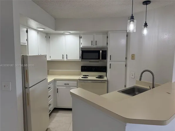 3330 Pinewalk Dr N APT 1623, Margate, FL 33063