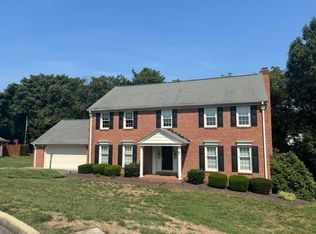 5175 Lakeland Dr, Roanoke, VA 24018