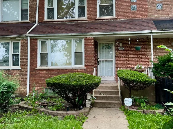 10906 S Eberhart Ave, Chicago, IL 60628