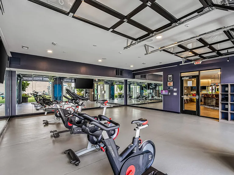 The Pointe at Polaris — Photo 41