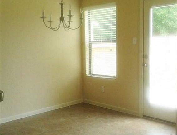 4th image of 8001 Silver Oak Dr