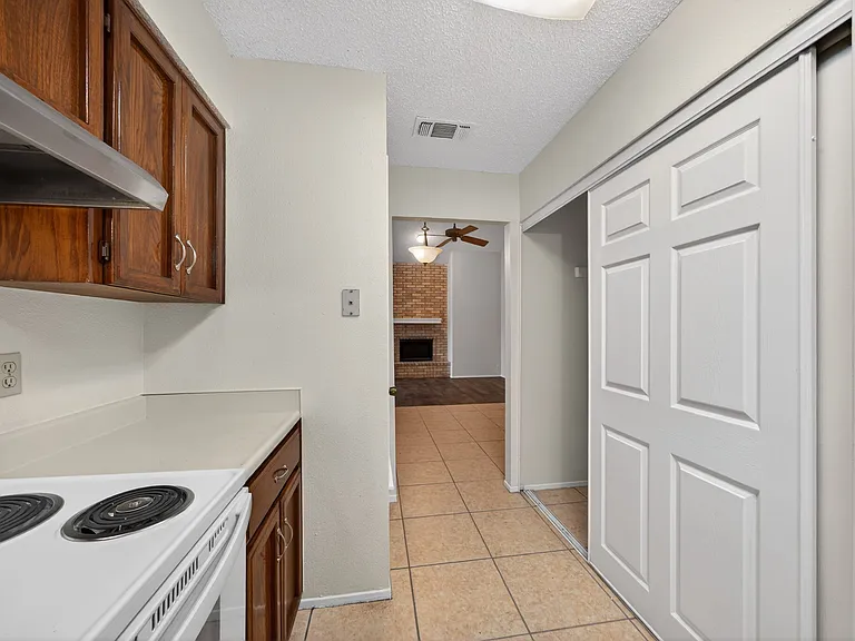 11703 Whisper Valley St — Photo 14
