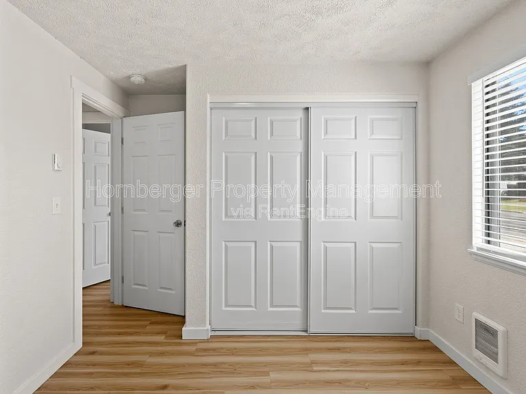 1609 E 1st Ave — Photo 18